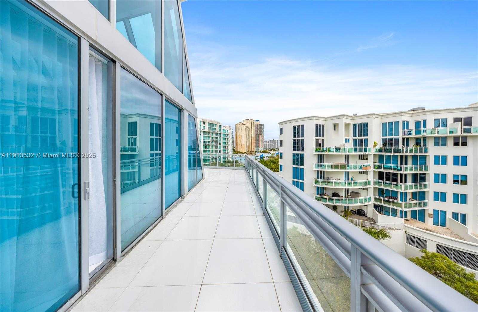 Small Image of Aventura Number 97