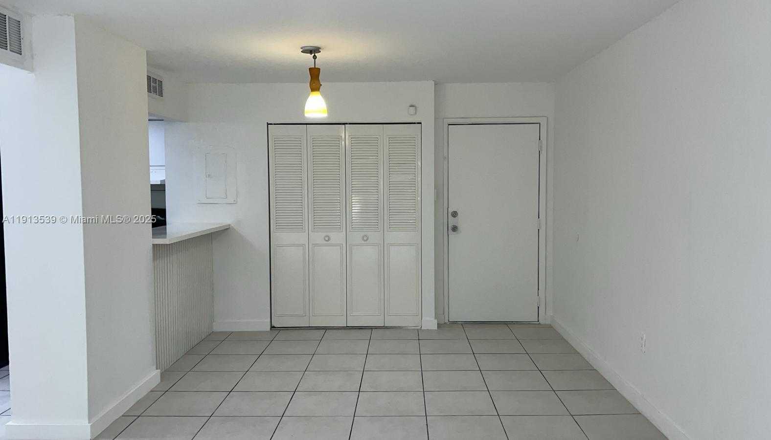 Small Image of 8860 FONTAINEBLEAU BLVD #403, Miami Number 2