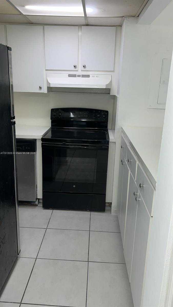 Small Image of 8860 FONTAINEBLEAU BLVD #403, Miami Number 8