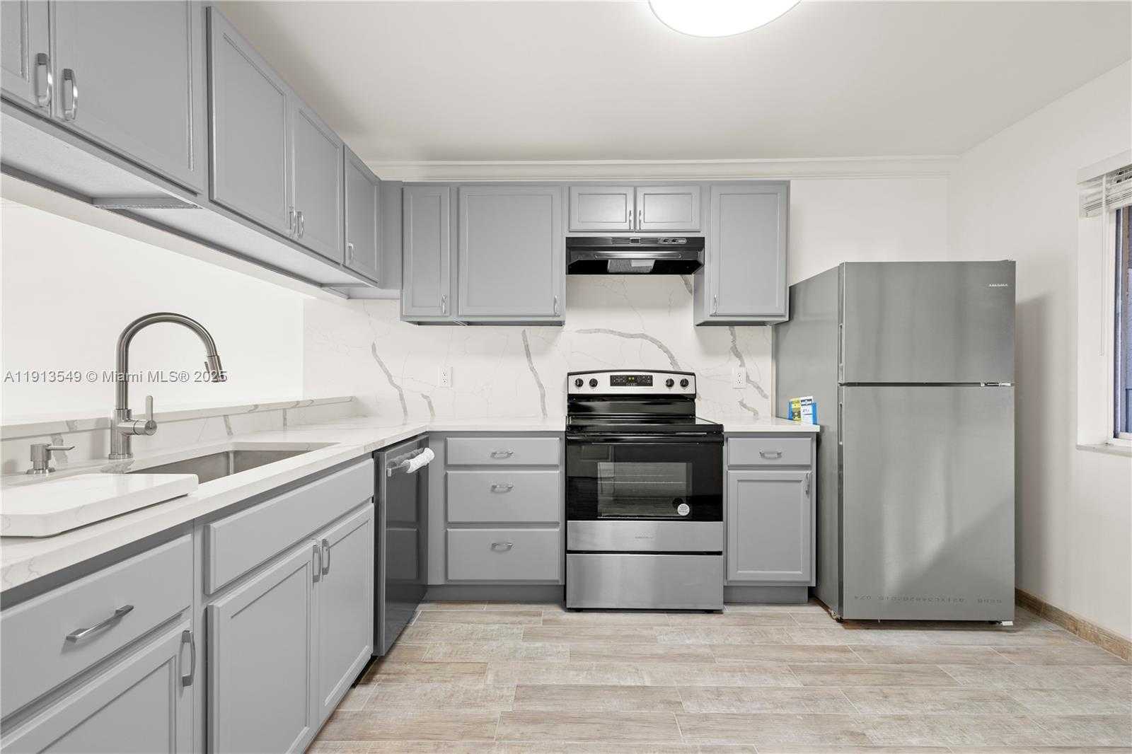 Small Image of 8020 HAMPTON BLVD #304, North Lauderdale Number 1