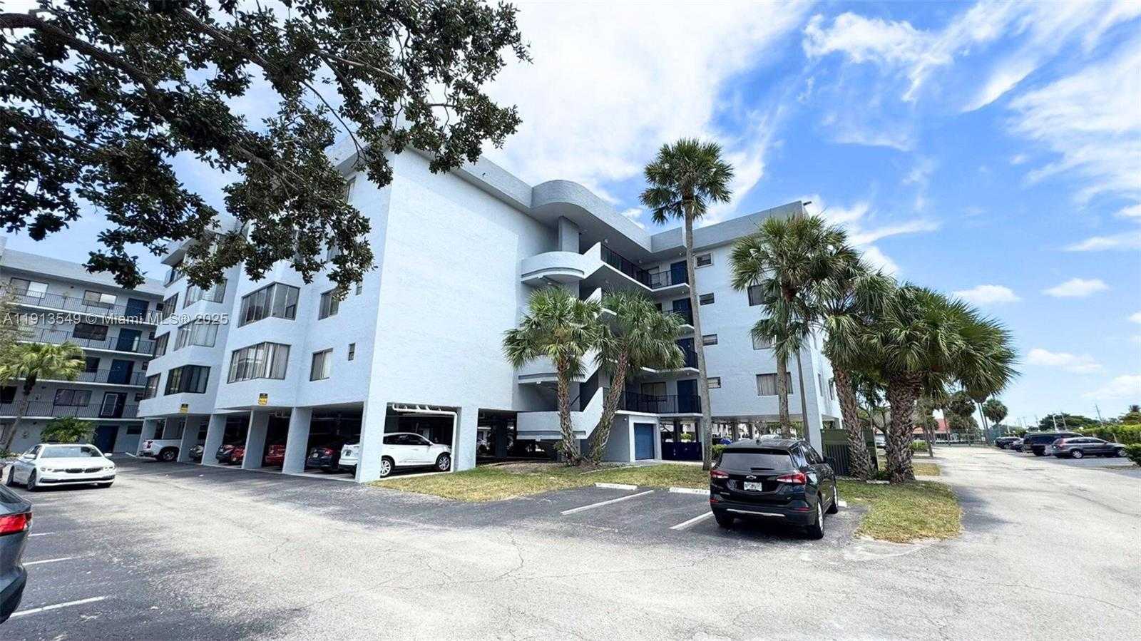 Small Image of 8020 HAMPTON BLVD #304, North Lauderdale Number 2