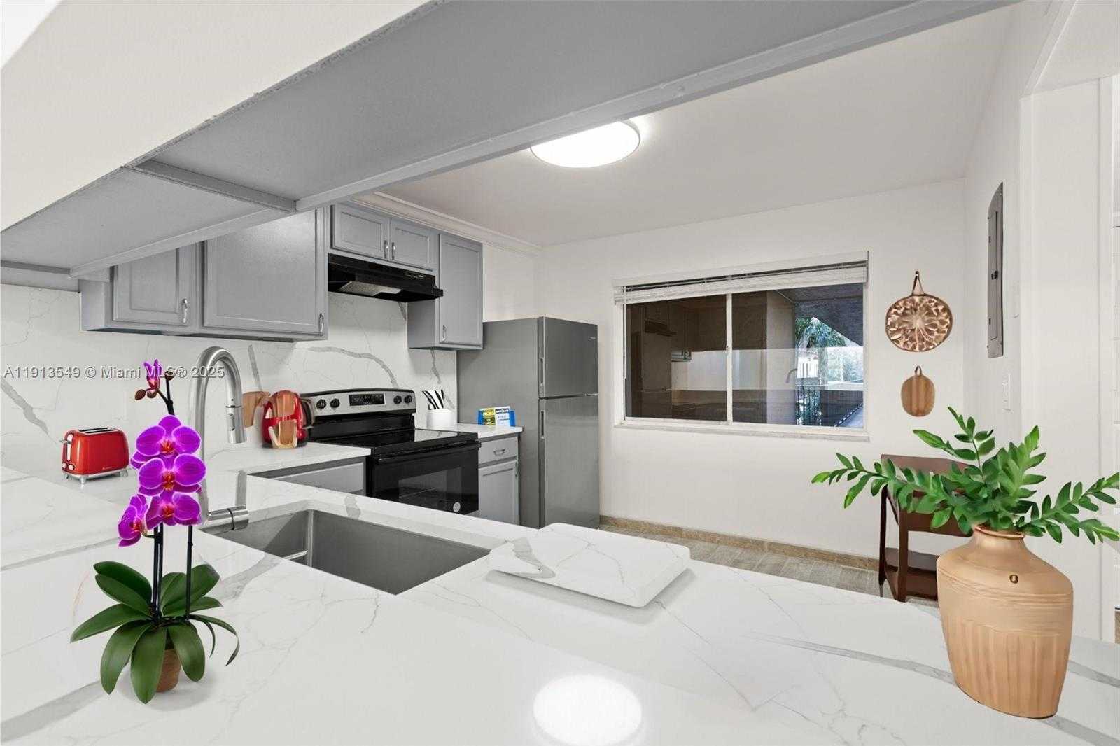 Small Image of 8020 HAMPTON BLVD #304, North Lauderdale Number 6