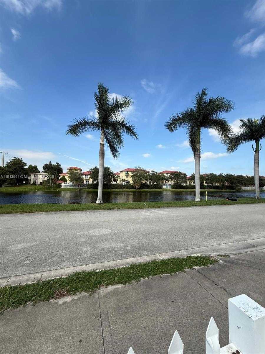 Small Image of 2025 NORTH EAST 164TH ST #406, North Miami Beach Number 5