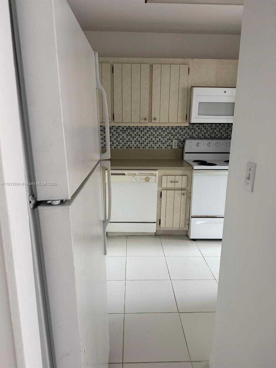 Small Image of 2025 NORTH EAST 164TH ST #406, North Miami Beach Number 8