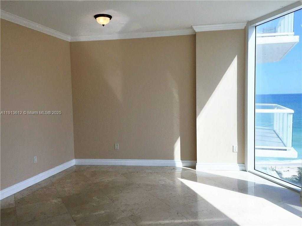 Small Image of 6515 COLLINS AVE #1007, Miami Beach Number 3