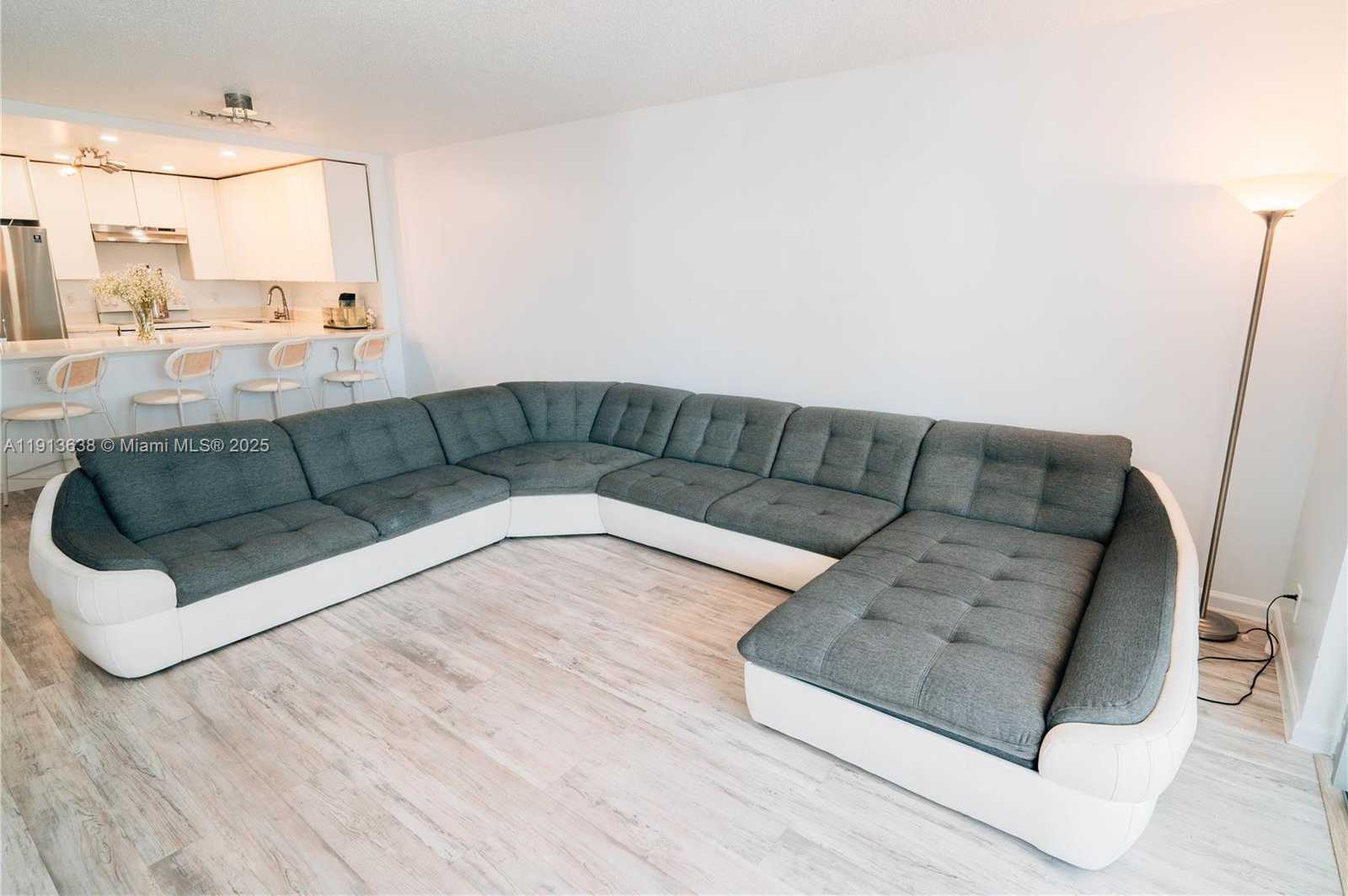 Small Image of 1817 SOUTH OCEAN DRIV #918, Hallandale Beach Number 14