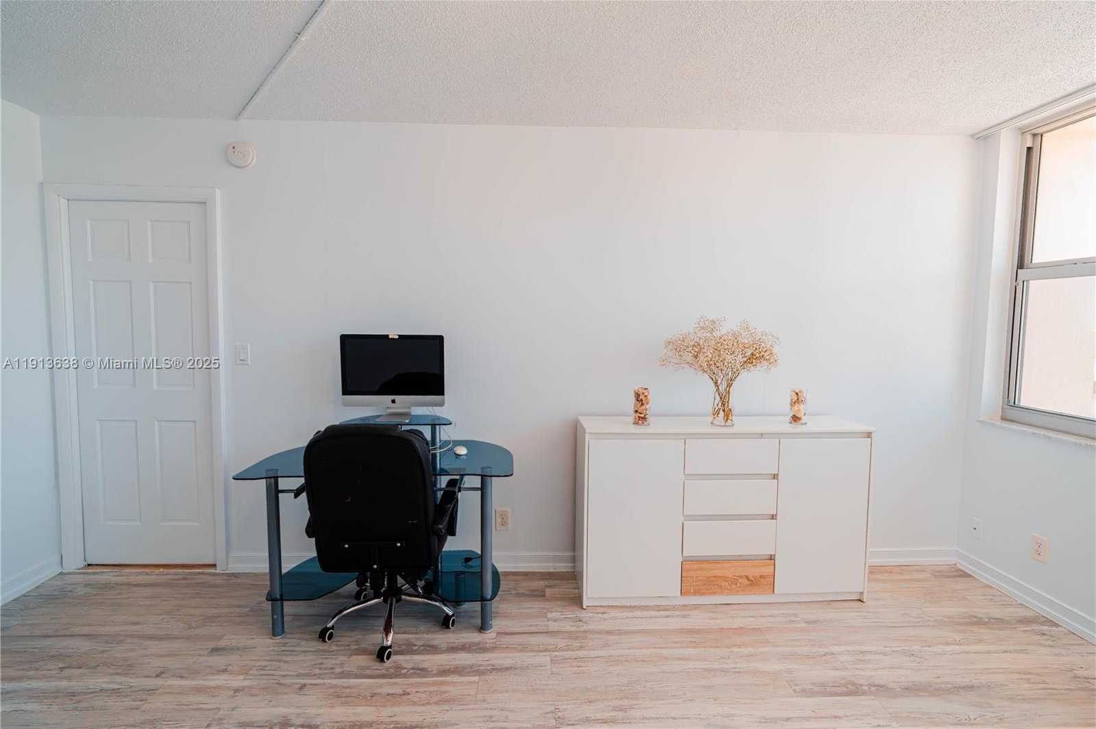 Small Image of 1817 SOUTH OCEAN DRIV #918, Hallandale Beach Number 23