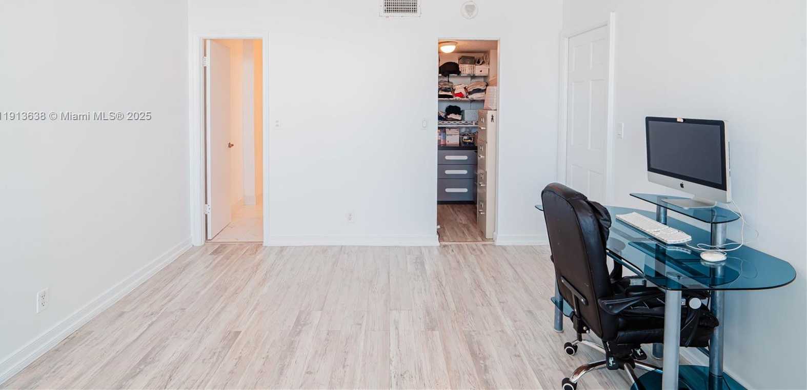 Small Image of 1817 SOUTH OCEAN DRIV #918, Hallandale Beach Number 24