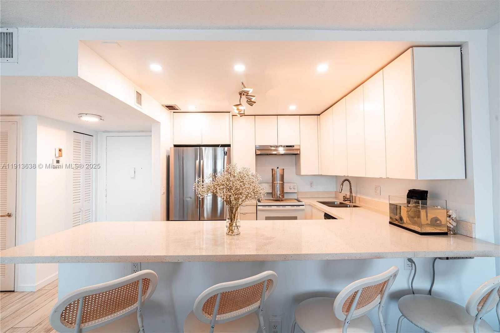 Small Image of 1817 SOUTH OCEAN DRIV #918, Hallandale Beach Number 8