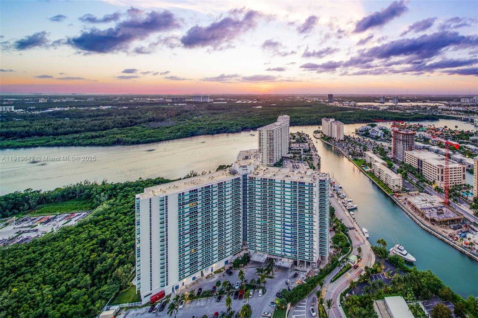 Small Image of 100 BAYVIEW DR #615, Sunny Isles Beach Number 1