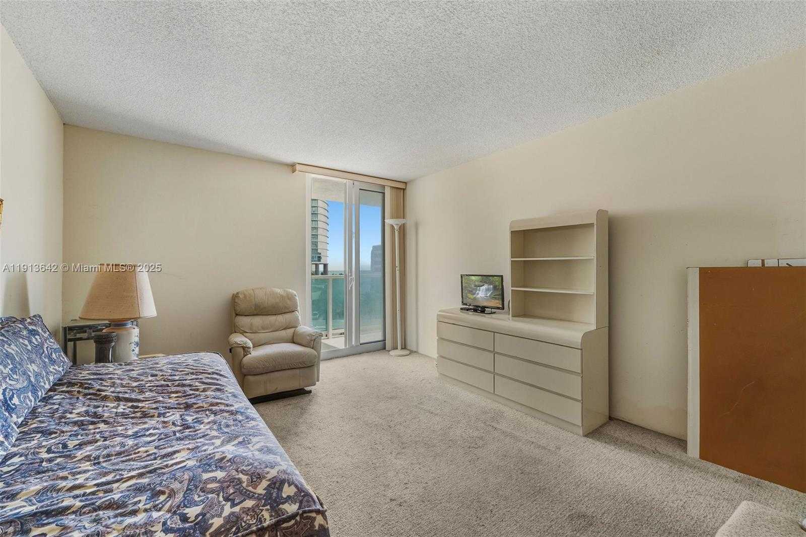 Small Image of 100 BAYVIEW DR #615, Sunny Isles Beach Number 12