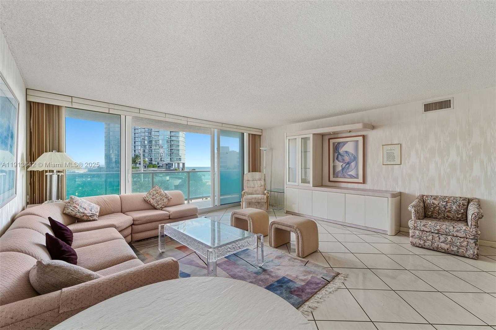 Small Image of 100 BAYVIEW DR #615, Sunny Isles Beach Number 3