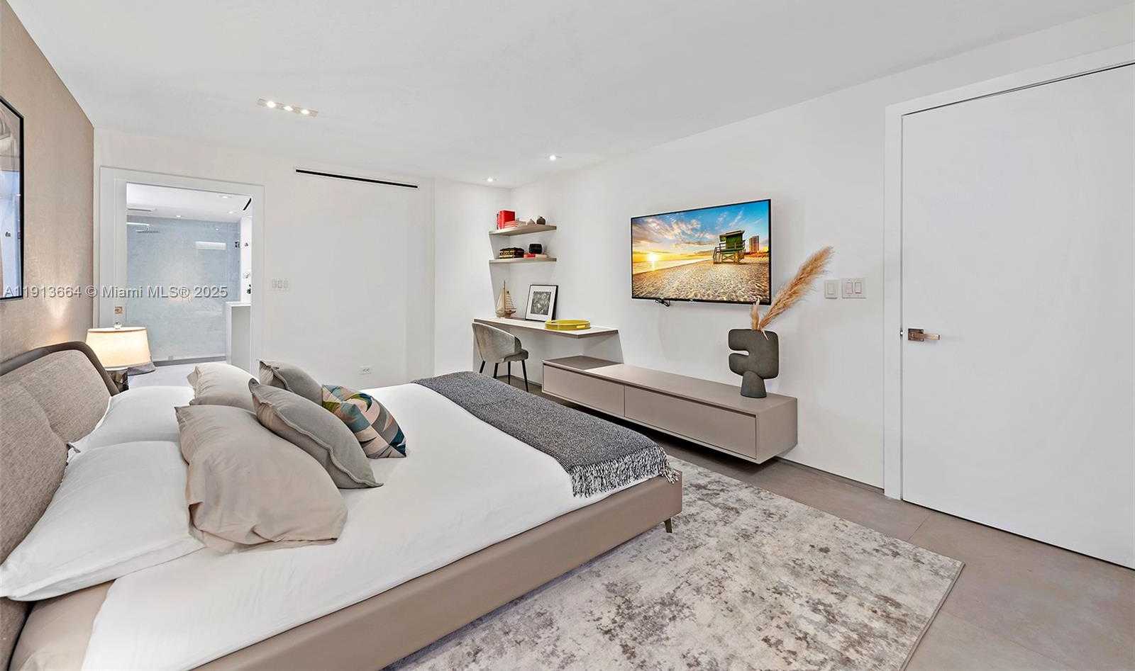 Small Image of 2301 COLLINS AVE #1004, Miami Beach Number 12