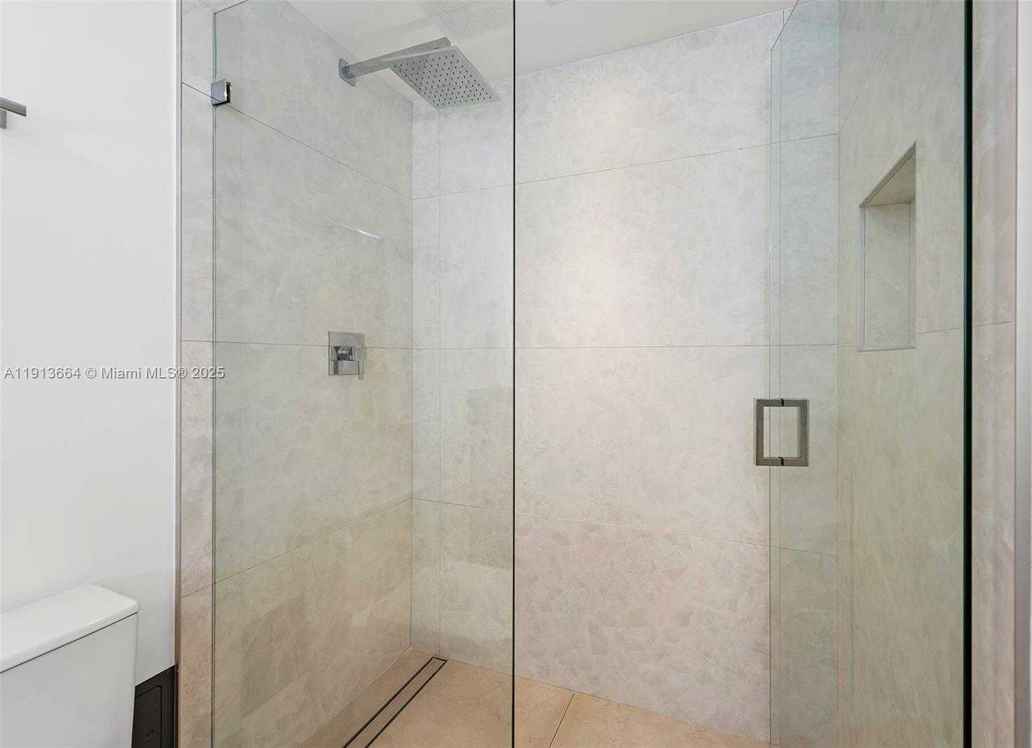 Small Image of 2301 COLLINS AVE #1004, Miami Beach Number 17