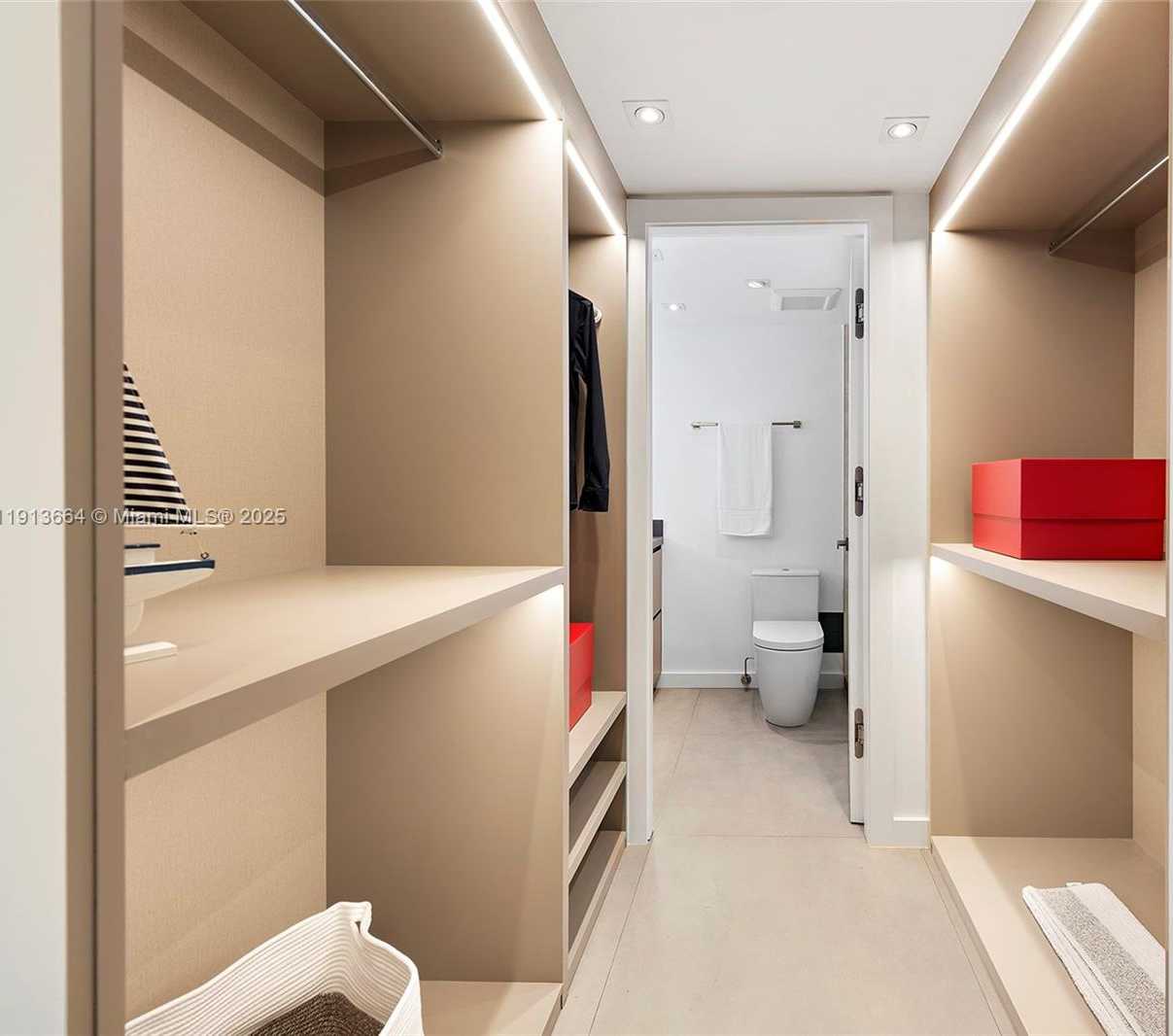 Small Image of 2301 COLLINS AVE #1004, Miami Beach Number 19