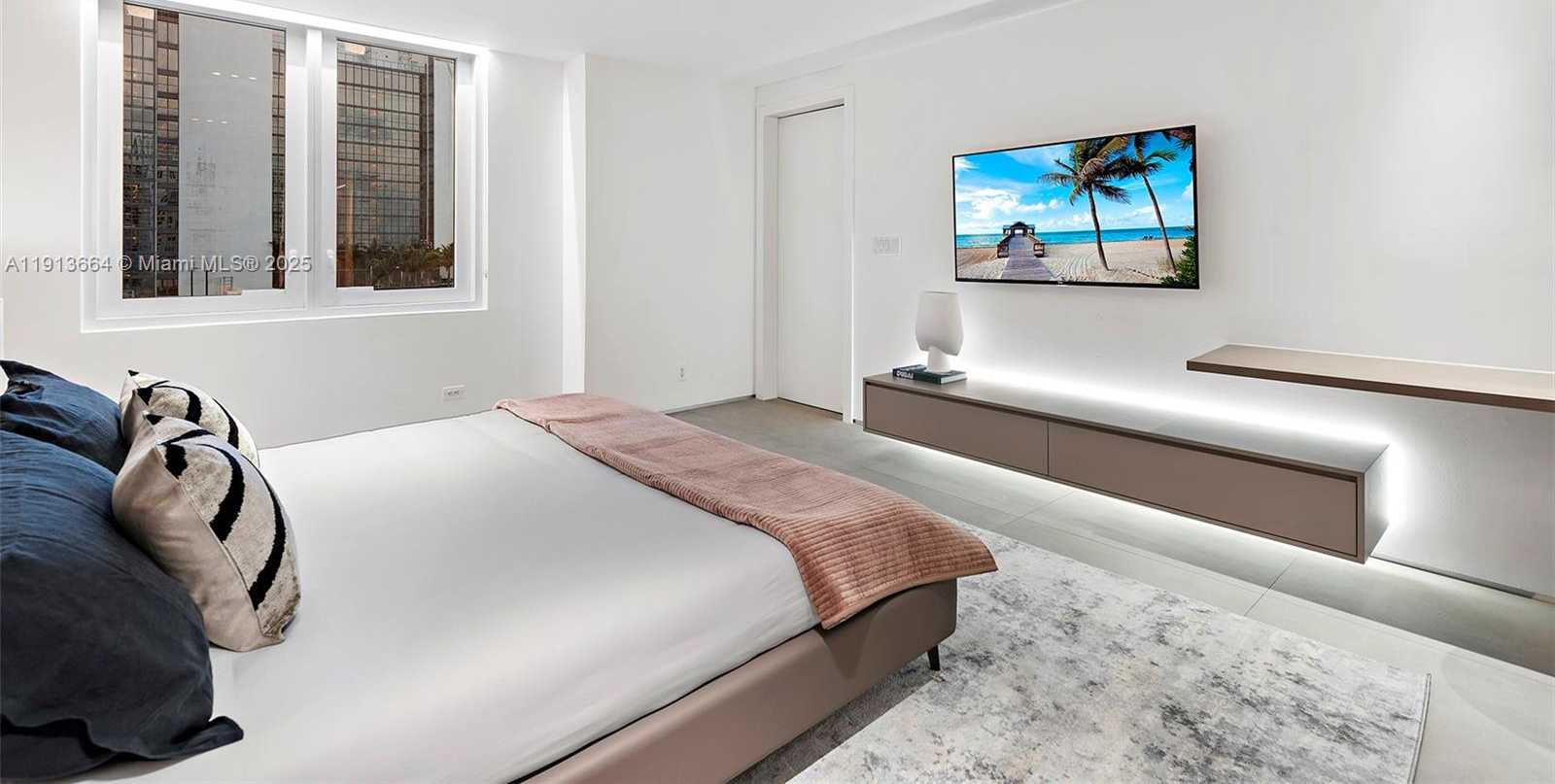 Small Image of 2301 COLLINS AVE #1004, Miami Beach Number 20