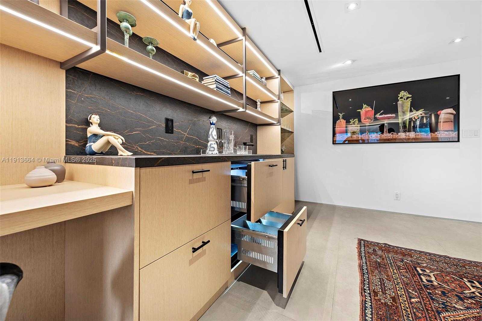 Small Image of 2301 COLLINS AVE #1004, Miami Beach Number 34