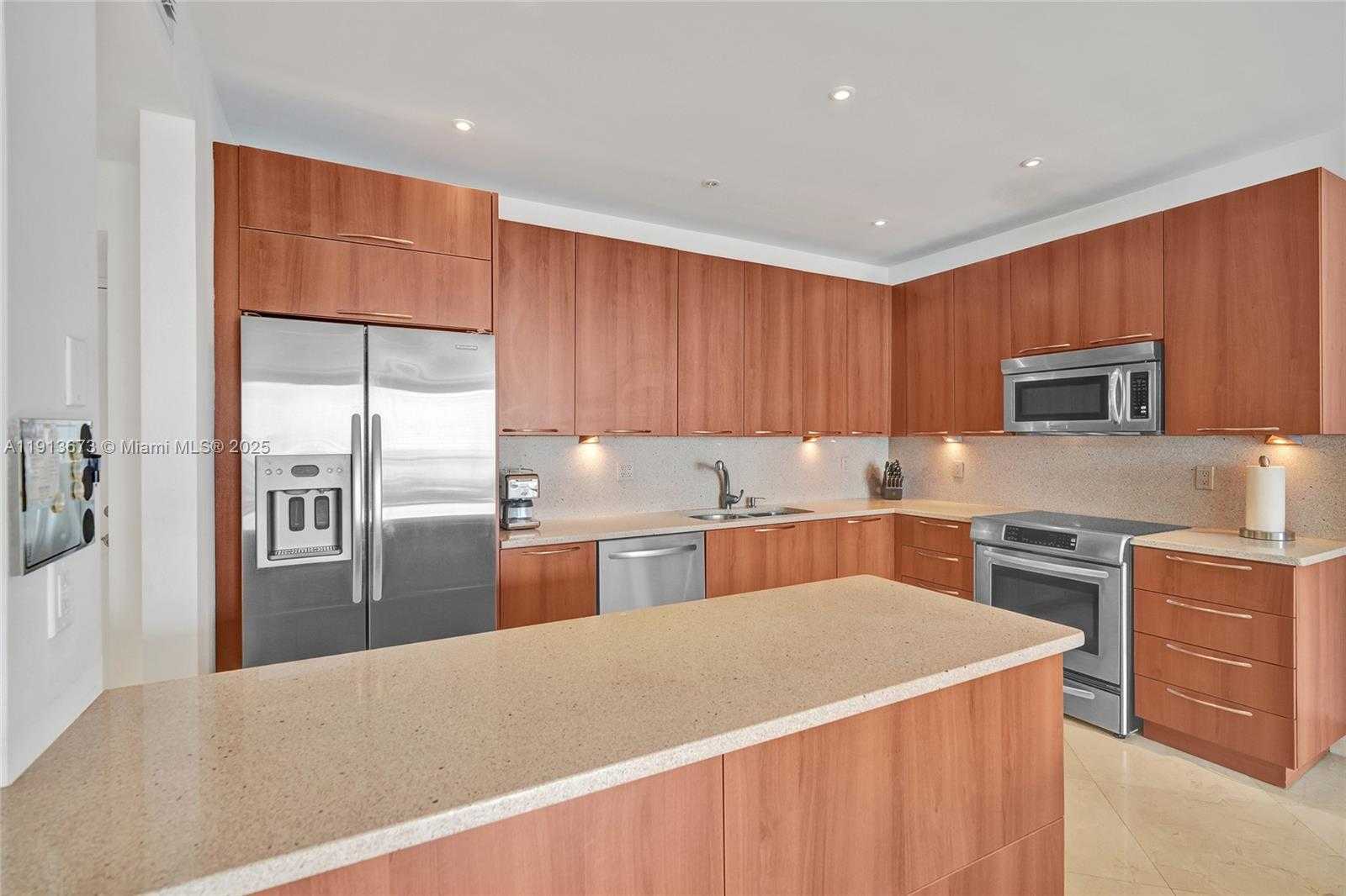 Small Image of 19370 COLLINS AVE #PH-24, Sunny Isles Beach Number 4