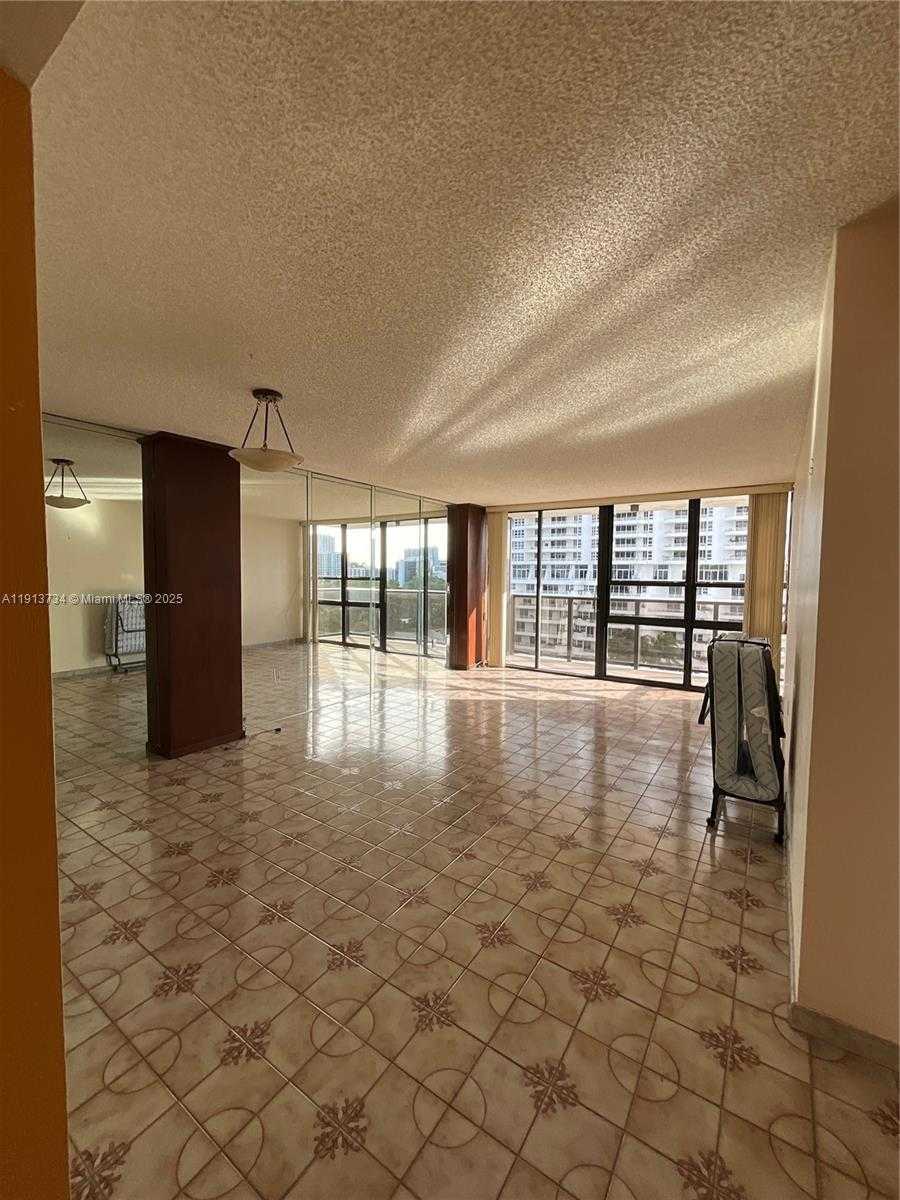 Small Image of 600 NORTH EAST 36TH ST #817, Miami Number 15