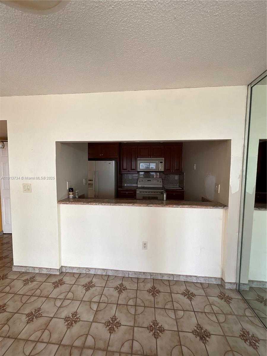 Small Image of 600 NORTH EAST 36TH ST #817, Miami Number 17