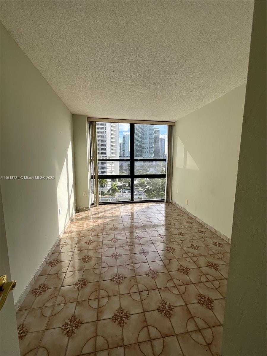 Small Image of 600 NORTH EAST 36TH ST #817, Miami Number 7