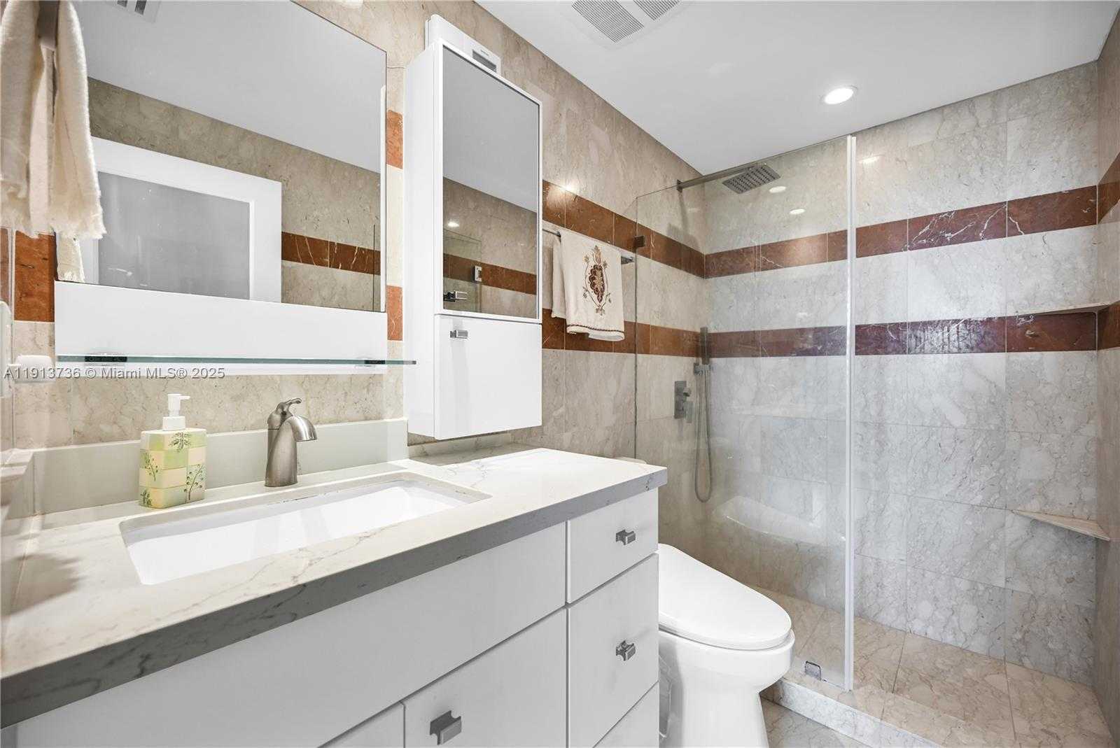 Small Image of 5601 COLLINS AVE #903, Miami Beach Number 26