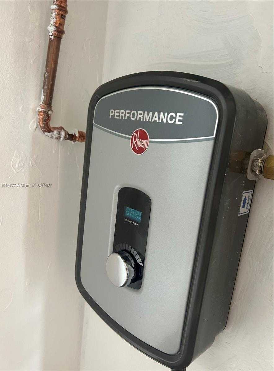 Small Image of 1051 SOUTH WEST 1ST ST #404, Miami Number 29