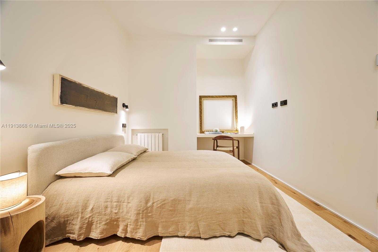 Small Image of 15 CALLE DE LA SALUD #2o. Derecha, Out of City Number 18