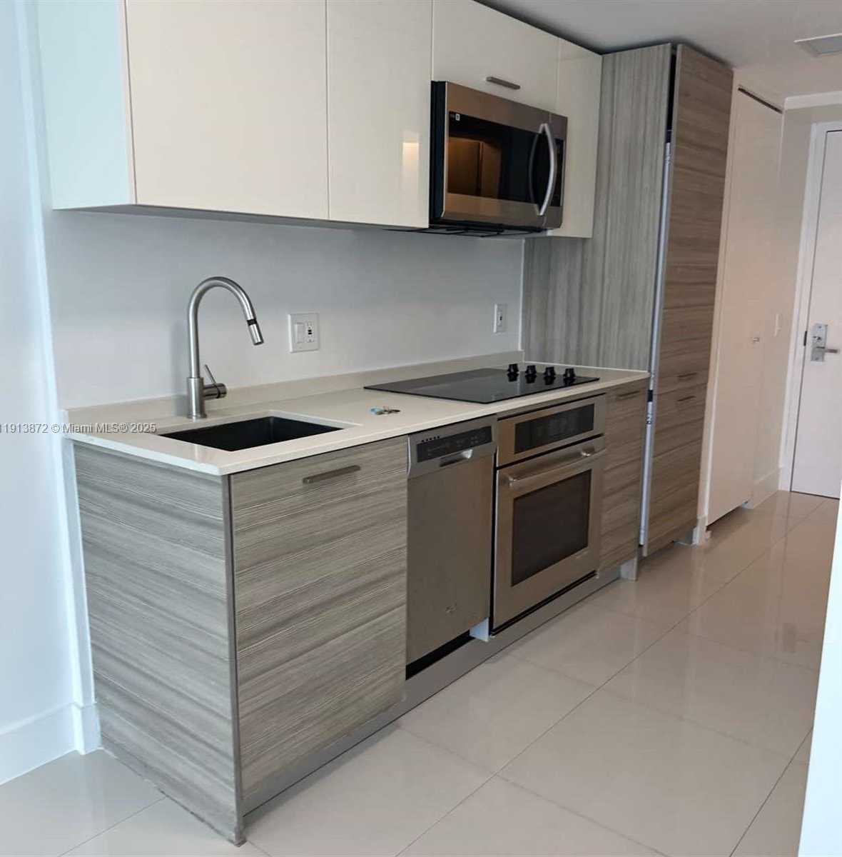 Small Image of 1300 BRICKELL BAY DR #2400, Miami Number 2