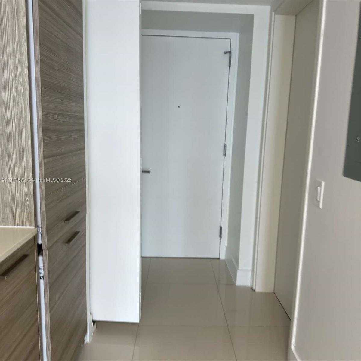 Small Image of 1300 BRICKELL BAY DR #2400, Miami Number 5