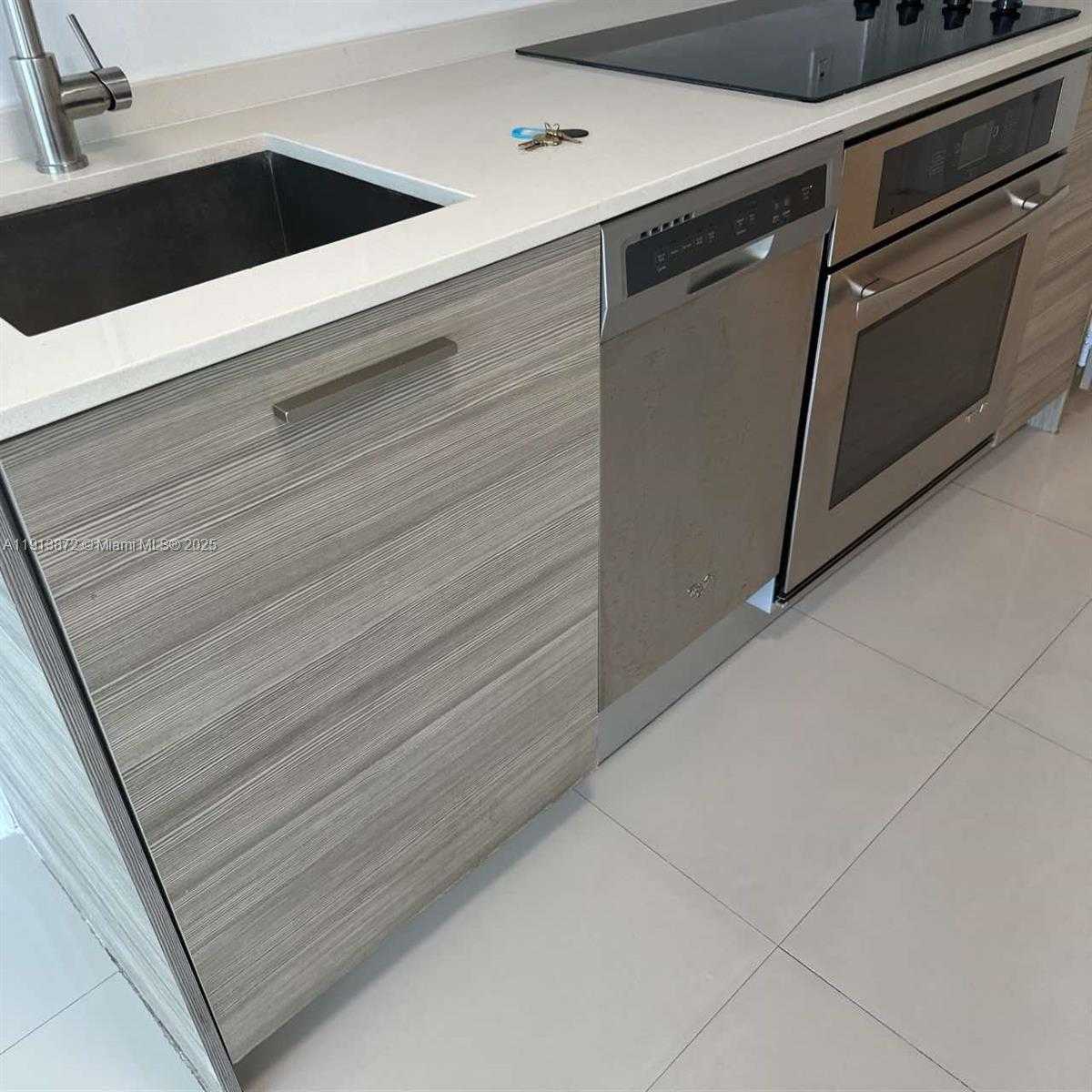 Small Image of 1300 BRICKELL BAY DR #2400, Miami Number 7