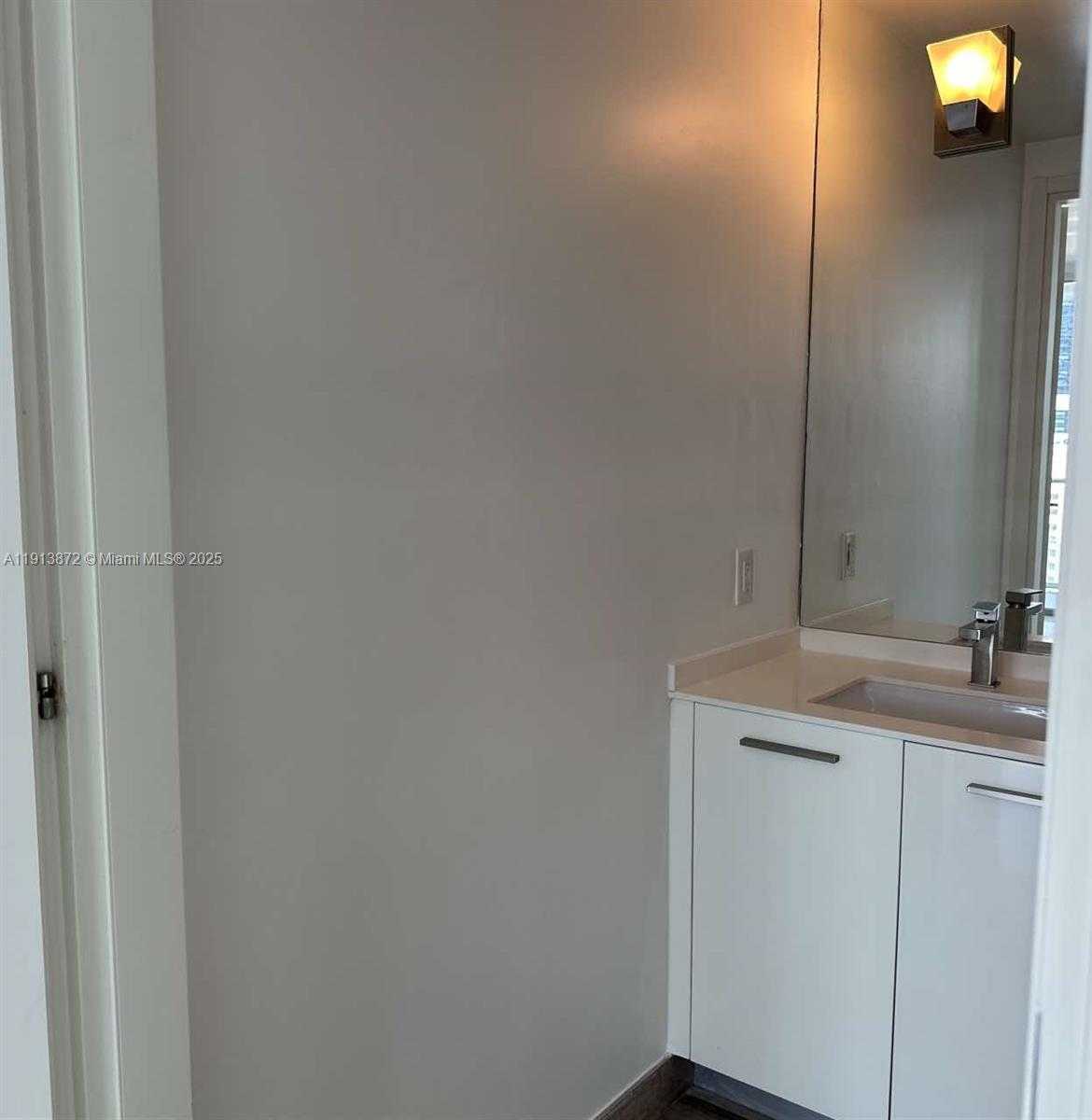Small Image of 1300 BRICKELL BAY DR #2400, Miami Number 9
