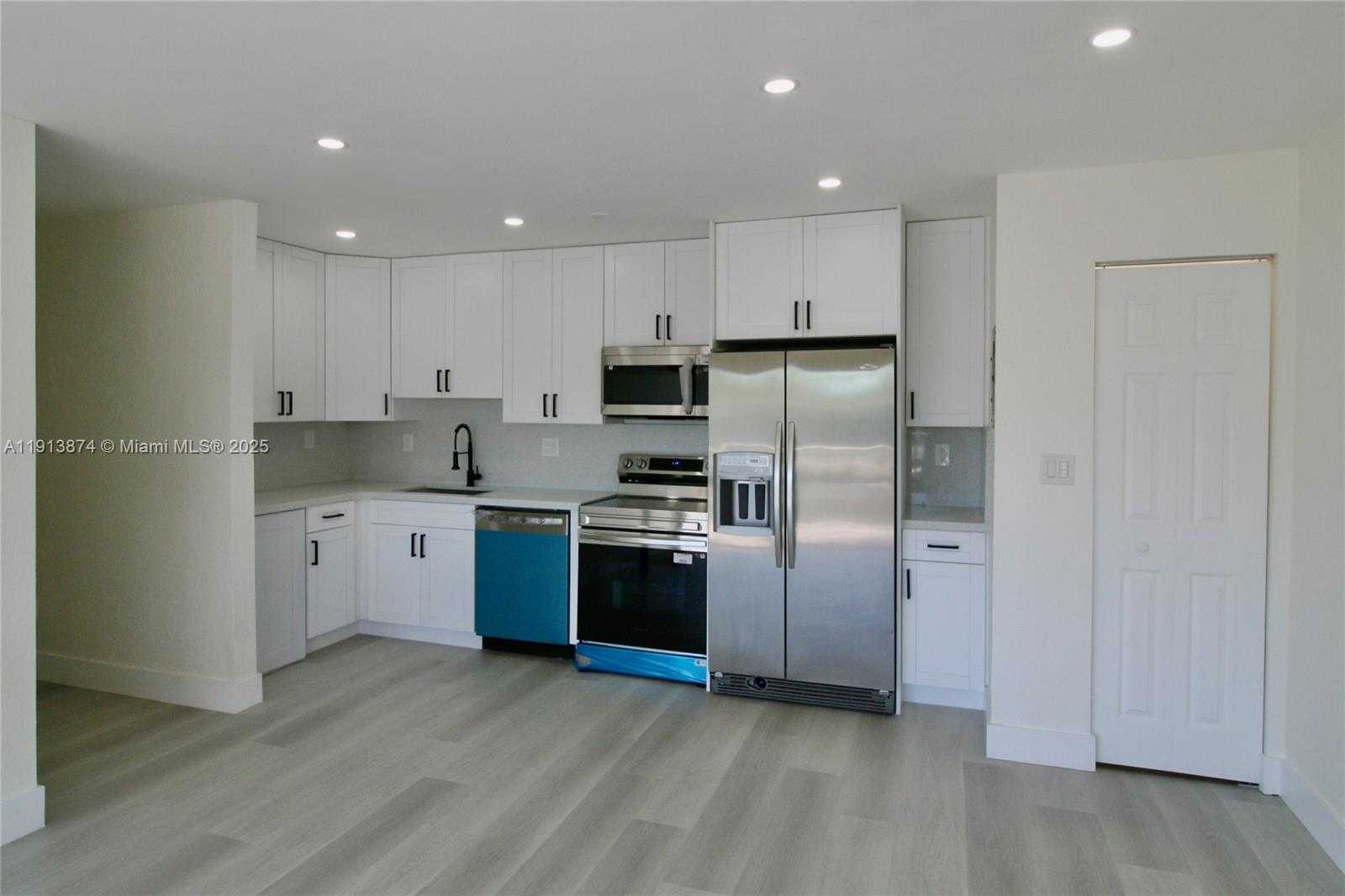 Small Image of 4330 NORTH WEST 79TH AVE #2B, Doral Number 3