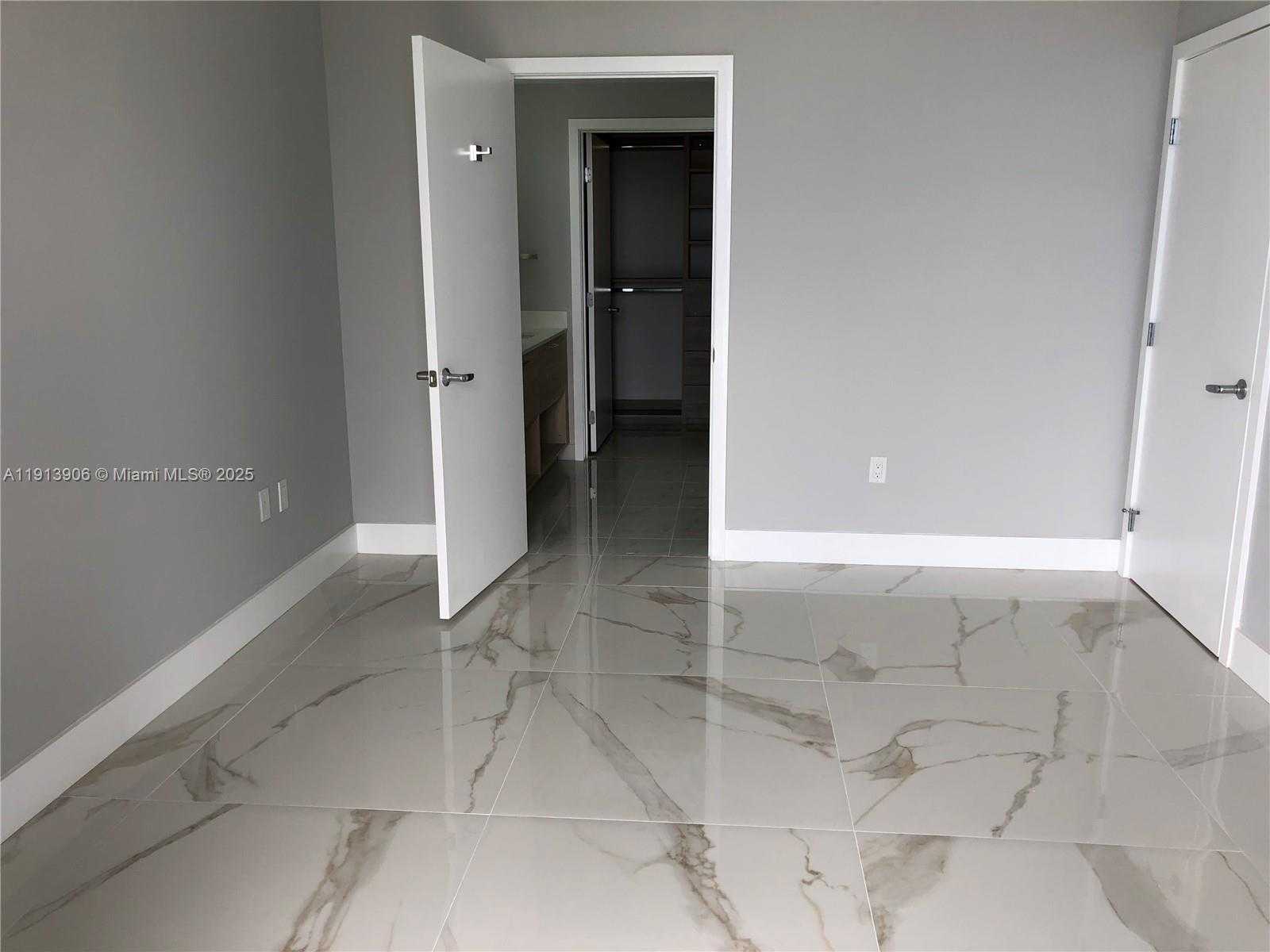 Small Image of 16385 BISCAYNE BLVD #3003, North Miami Beach Number 4