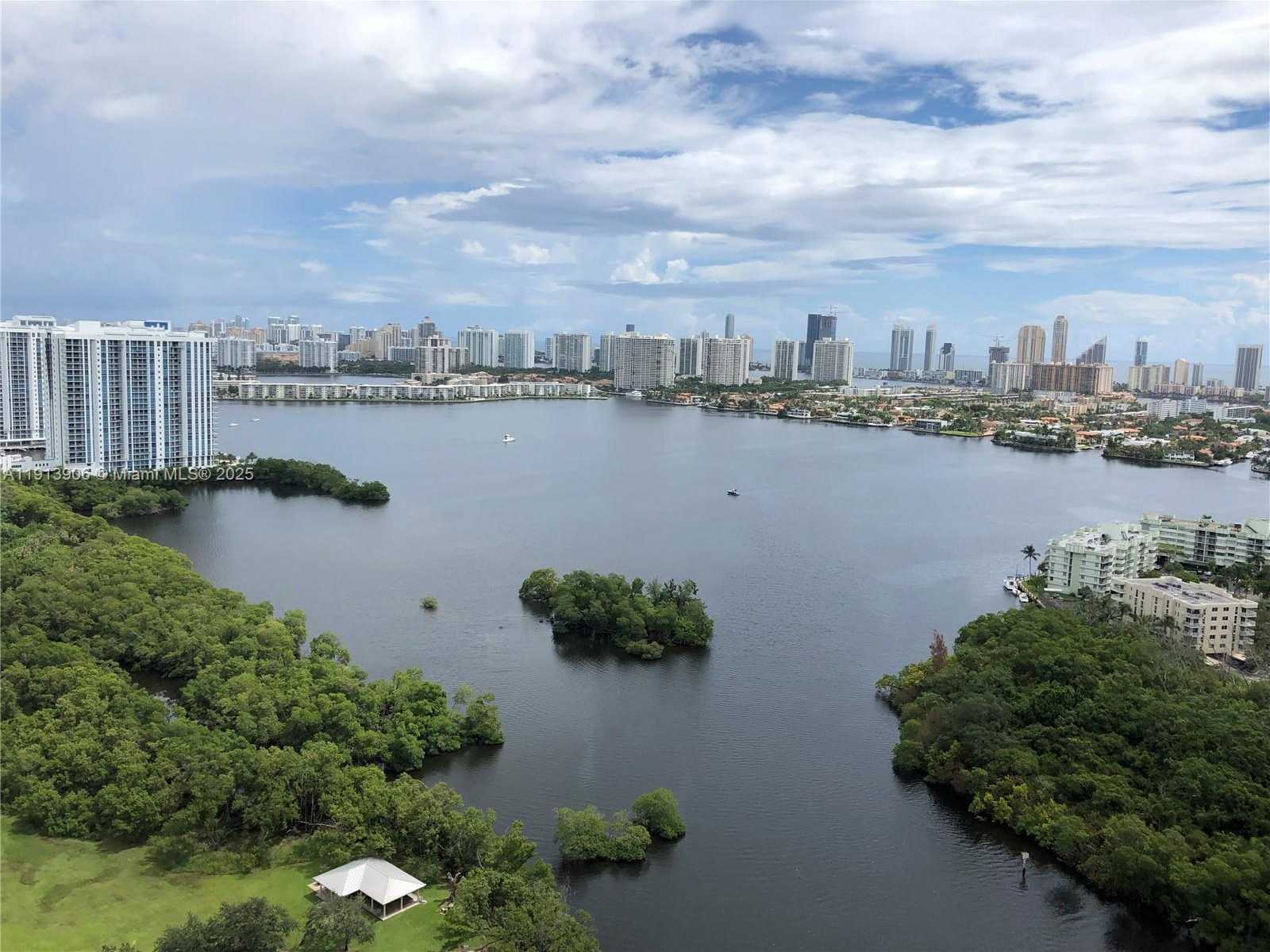 Small Image of 16385 BISCAYNE BLVD #3003, North Miami Beach Number 8