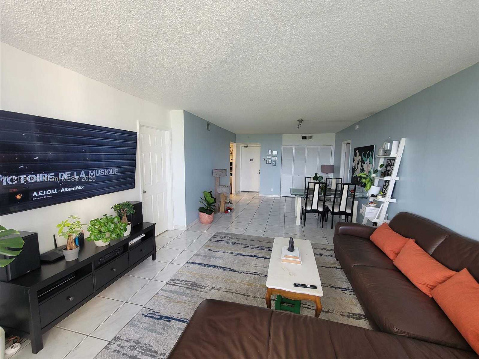 Small Image of 20301 WEST COUNTRY CLUB DR #1124, Aventura Number 1