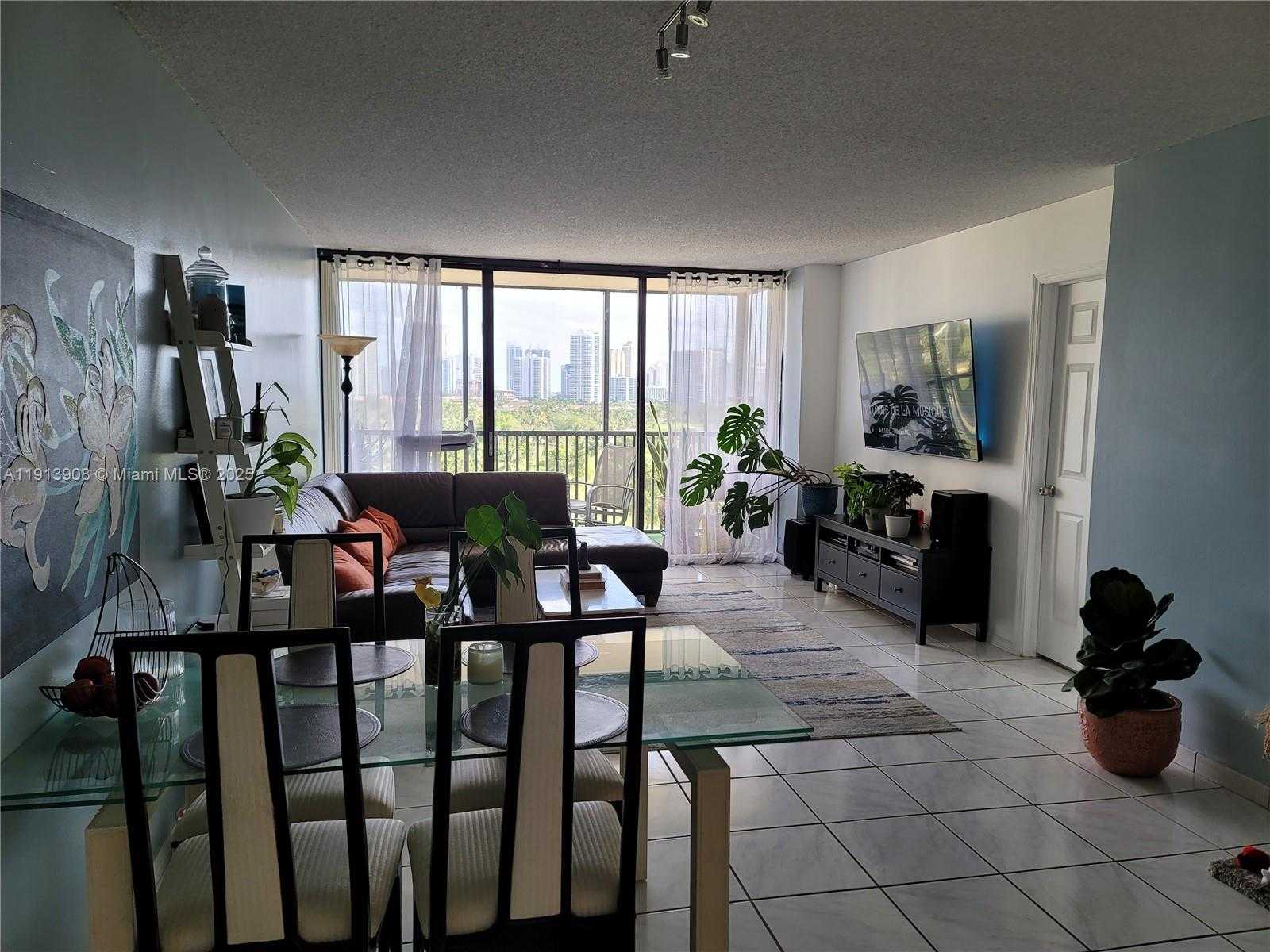 Small Image of 20301 WEST COUNTRY CLUB DR #1124, Aventura Number 4