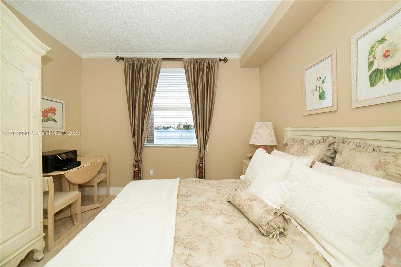 Small Image of 17100 NORTH BAY RD #1107, Sunny Isles Beach Number 27