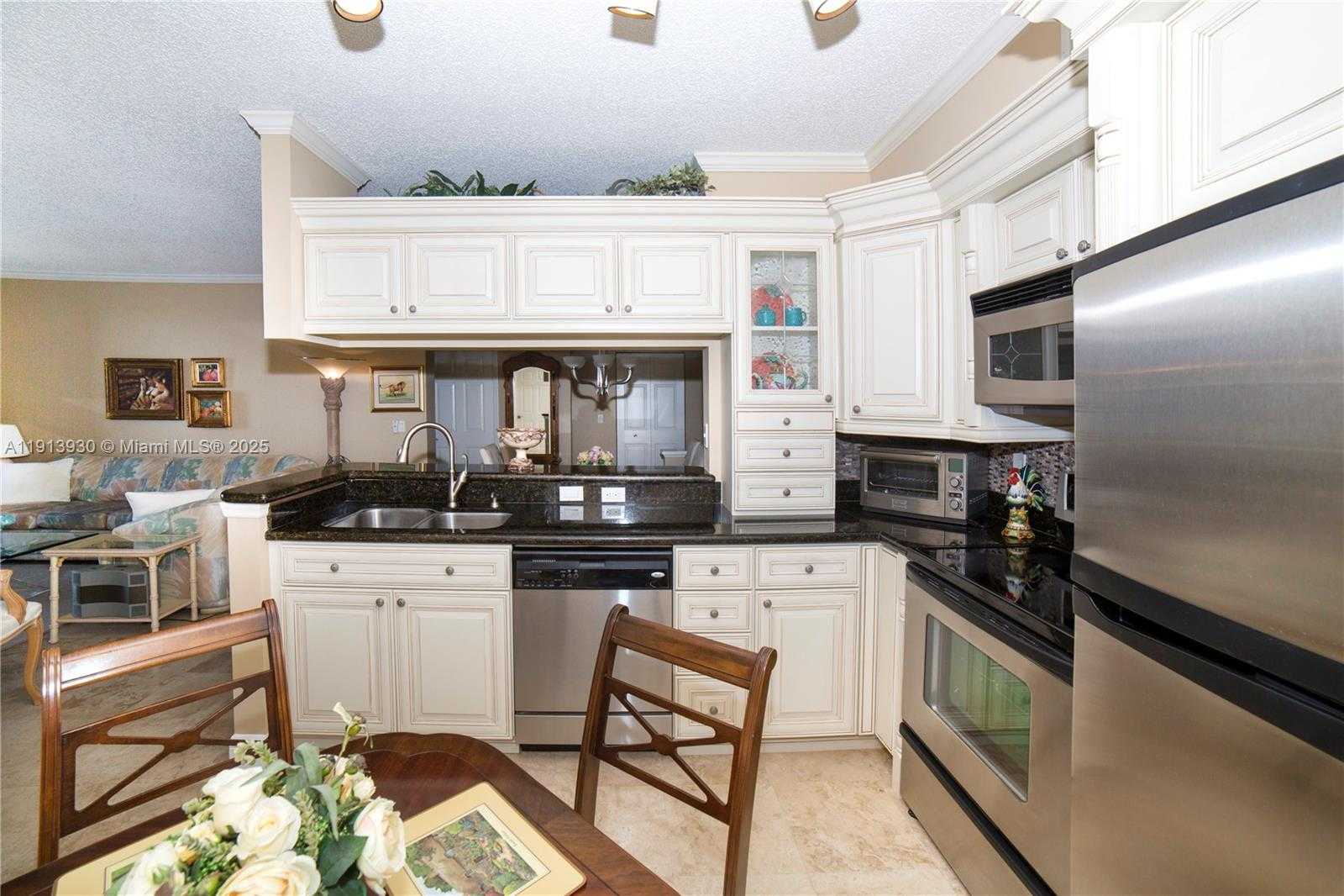 Small Image of 17100 NORTH BAY RD #1107, Sunny Isles Beach Number 7