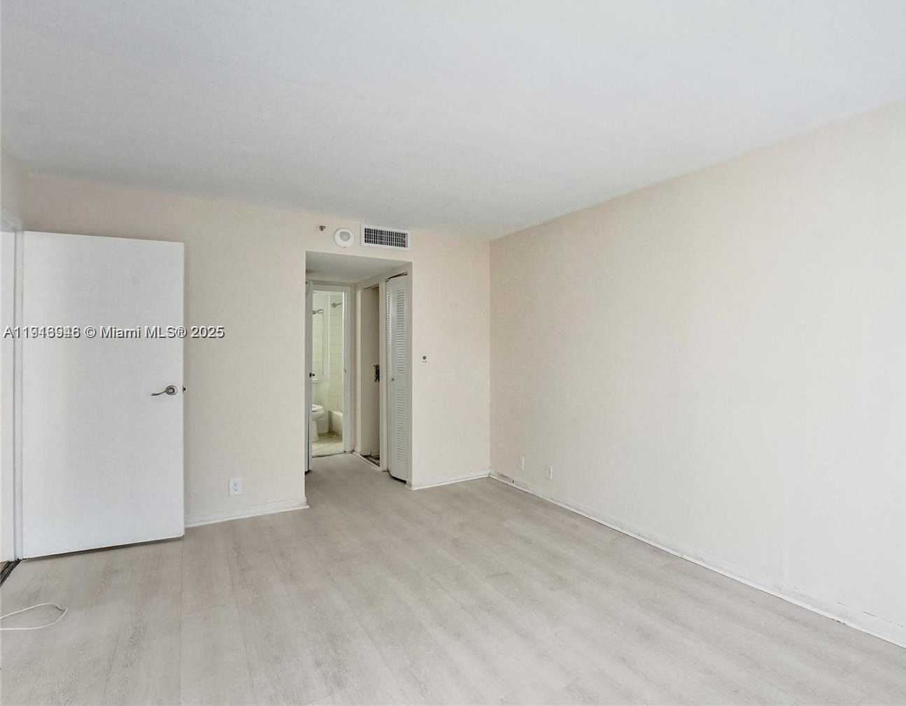 Small Image of 7601 EAST TREASURE DR #406, North Bay Village Number 22