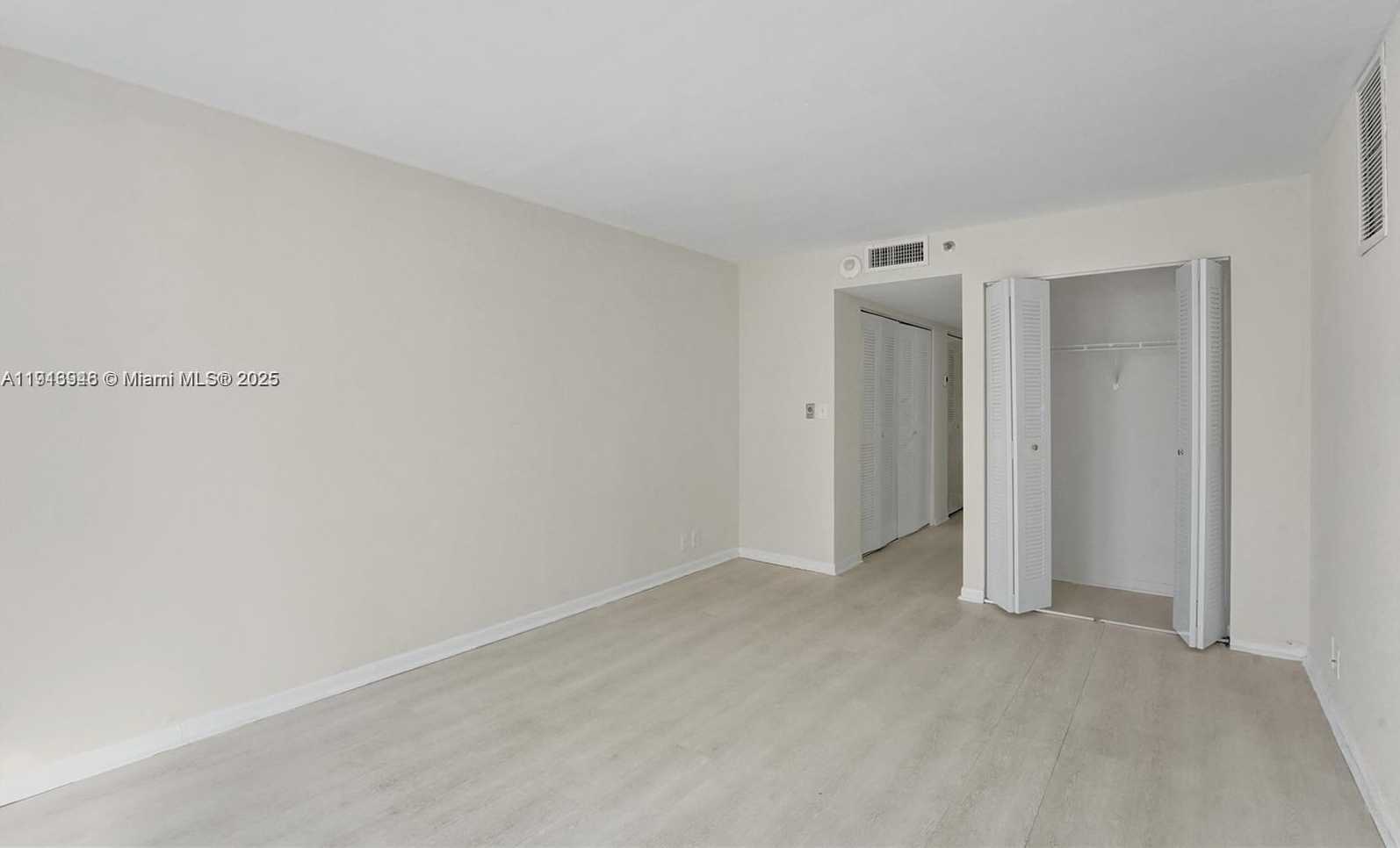 Small Image of 7601 EAST TREASURE DR #406, North Bay Village Number 23