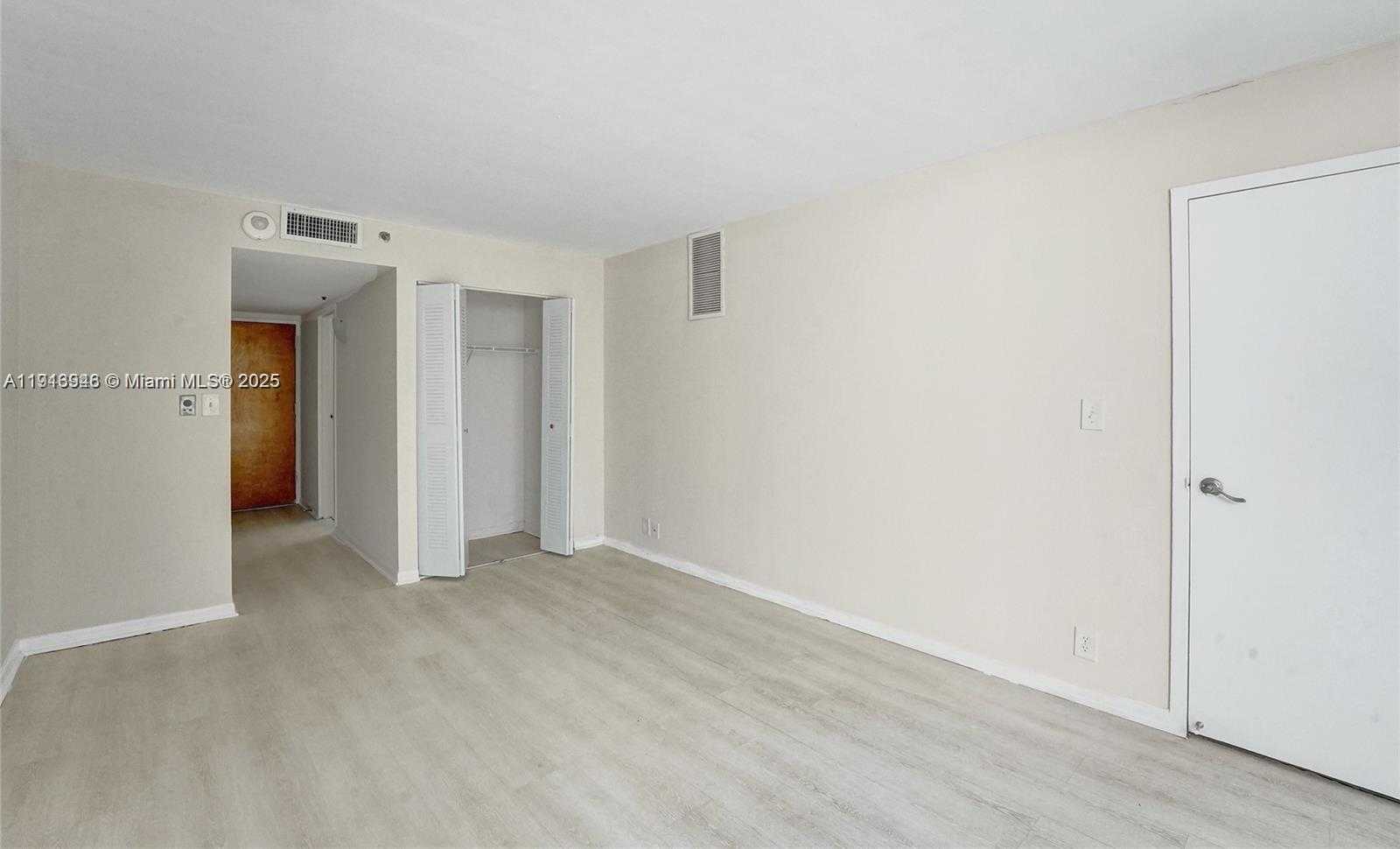 Small Image of 7601 EAST TREASURE DR #406, North Bay Village Number 24