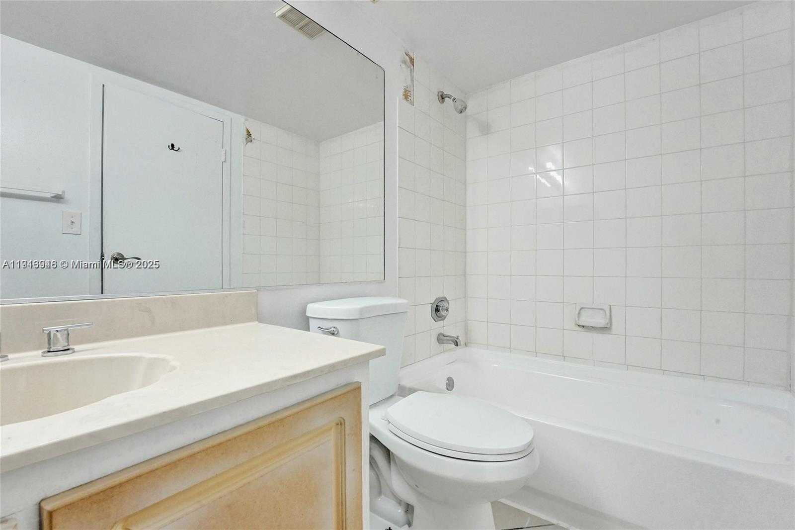 Small Image of 7601 EAST TREASURE DR #406, North Bay Village Number 37