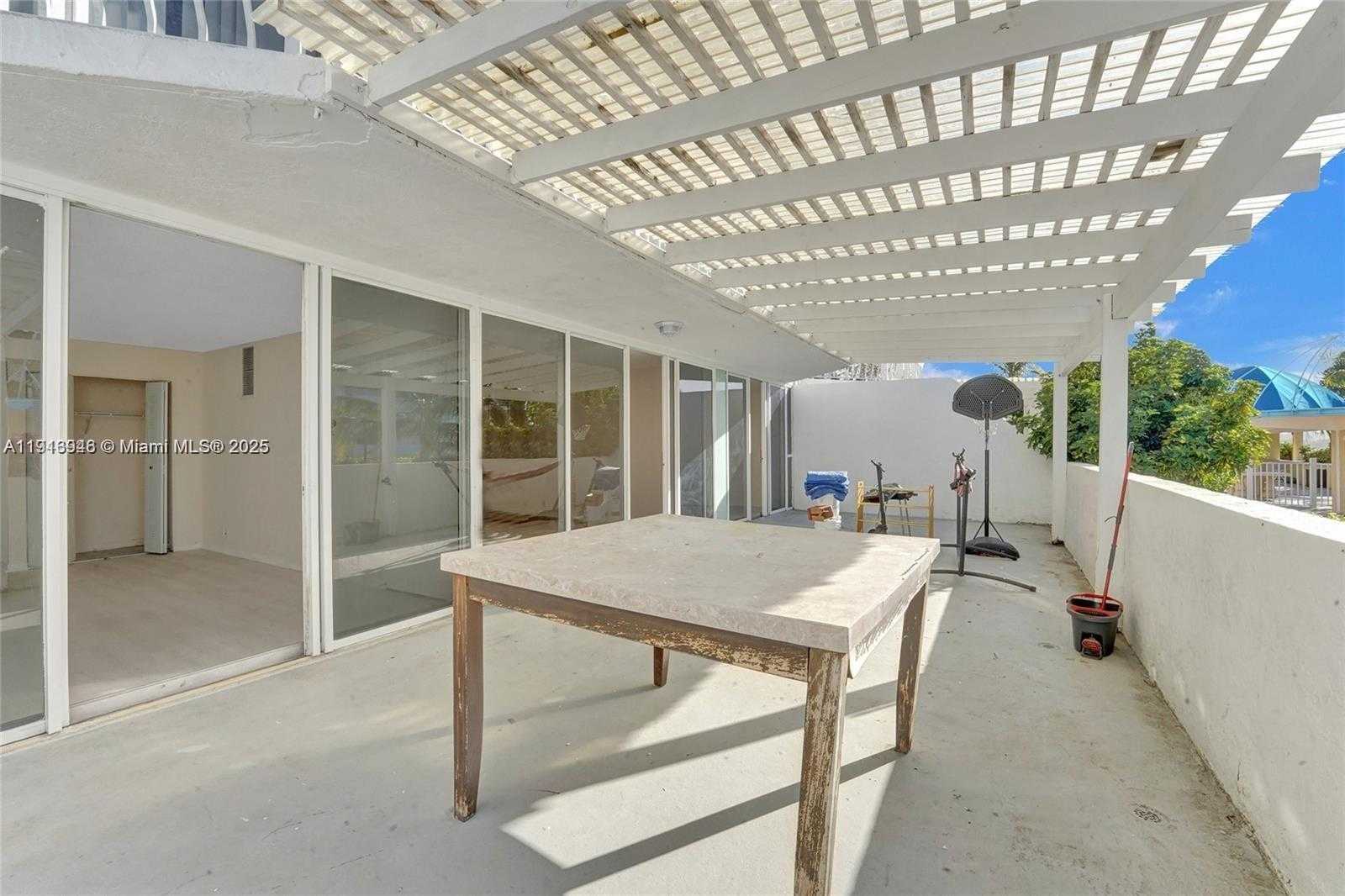 Small Image of 7601 EAST TREASURE DR #406, North Bay Village Number 4