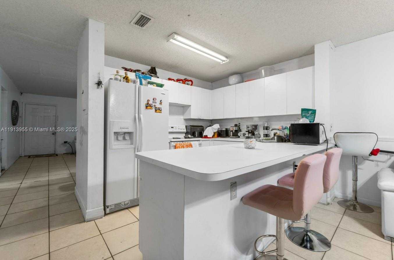 Small Image of 8851 NORTH WEST 119TH ST #2103-2, Hialeah Gardens Number 11