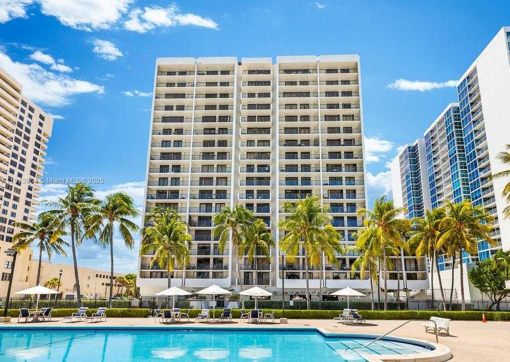 Small Image of 2625 COLLINS AVE #702, Miami Beach Number 1