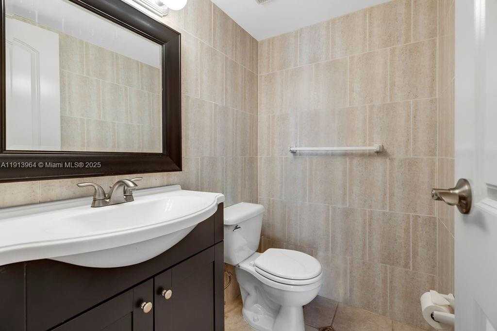 Small Image of 2625 COLLINS AVE #702, Miami Beach Number 10