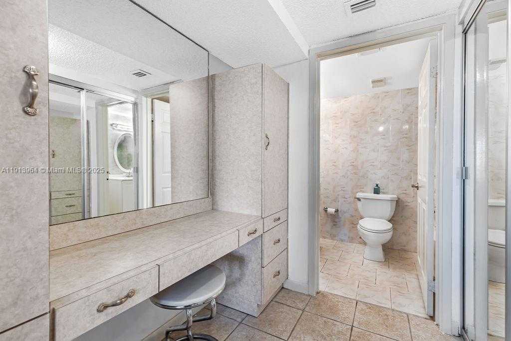 Small Image of 2625 COLLINS AVE #702, Miami Beach Number 14