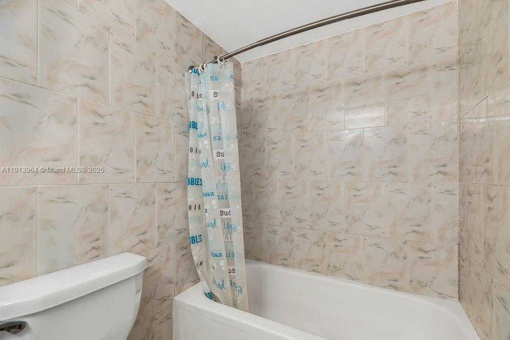 Small Image of 2625 COLLINS AVE #702, Miami Beach Number 16