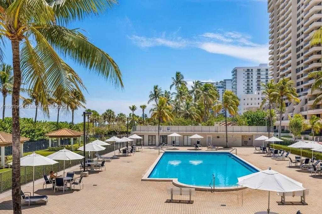 Small Image of 2625 COLLINS AVE #702, Miami Beach Number 17